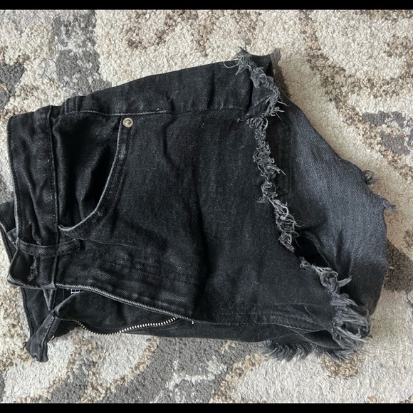 ZARA HIGH WAISTED BLACK DENIM SHORTS - Picture 4 of 4